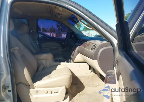 2011 GMC Yukon Xl 1500 Denali z USA, uszkodzony, nr VIN 1GKS2MEF4BR204875